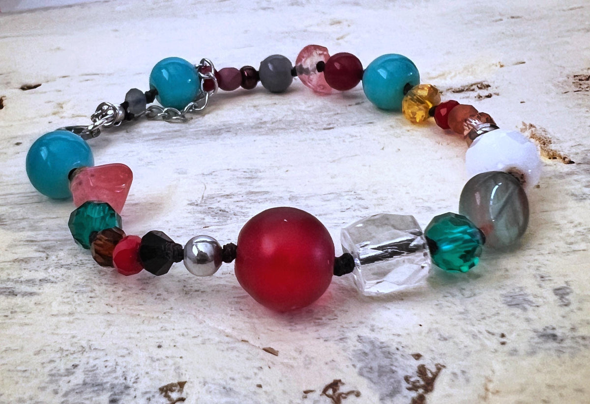 Bracciale con perline spesse e colorate  vintage e pietre preziose